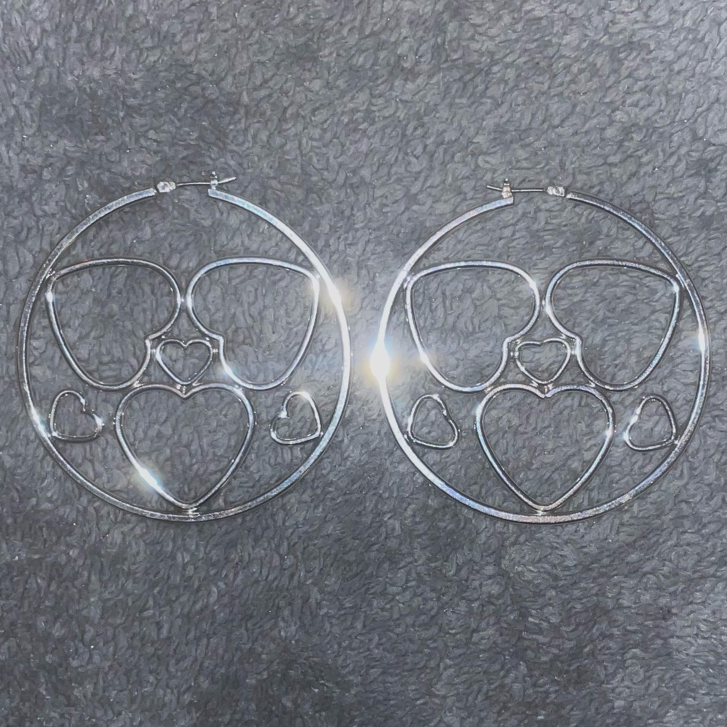 Heart Hoop Earrings In A Glossy Silver Color Vintage Y2k Jlo Brand Medium Size 23$